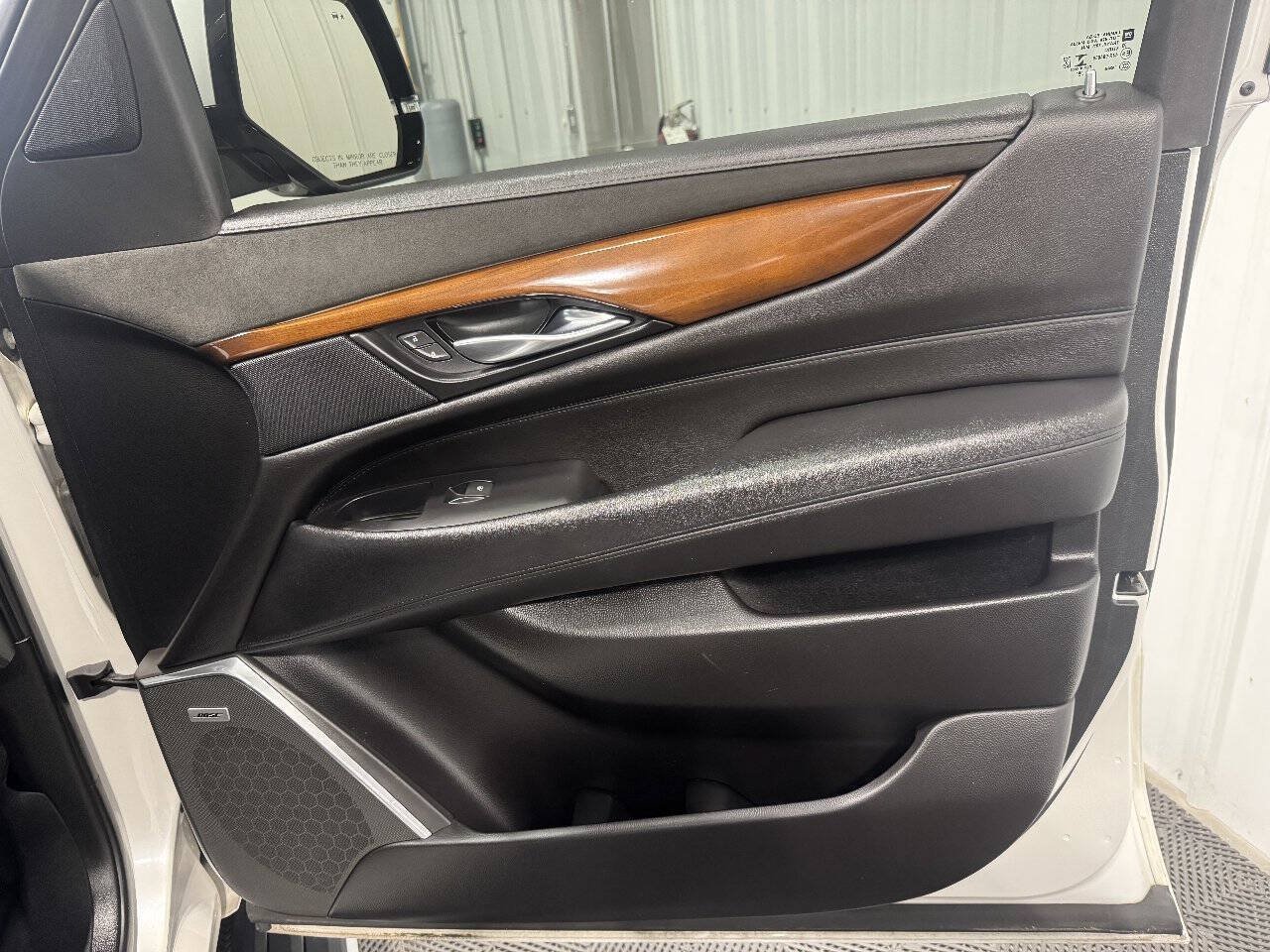 Used 2019 Cadillac Escalade Premium Luxury AWD/4WD image 27