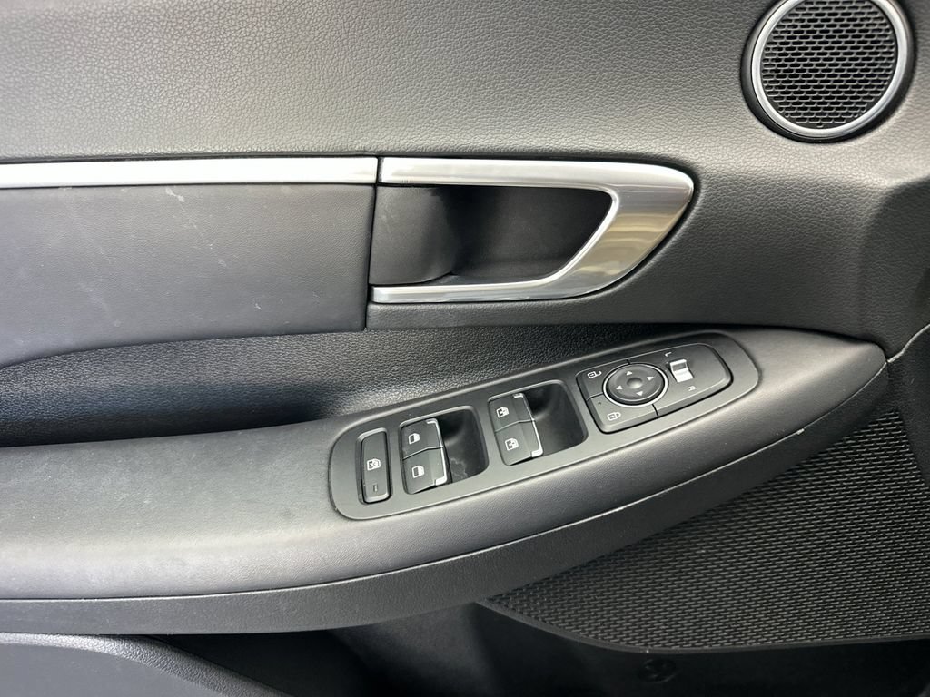 Used 2023 Hyundai Sonata SEL w/ Convenience Package FWD image 10
