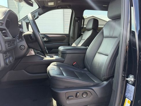 Used 2023 Chevrolet Suburban RST w/ Sport Performance Package AWD/4WD image 11
