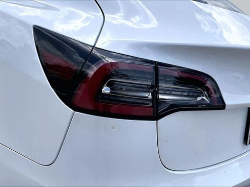 Used 2022 Tesla Model 3 Standard Range RWD image 26