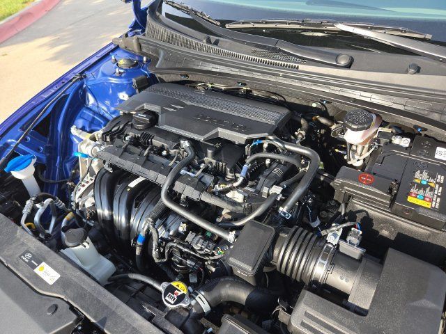 Used 2025 Hyundai Elantra Sport FWD image 26