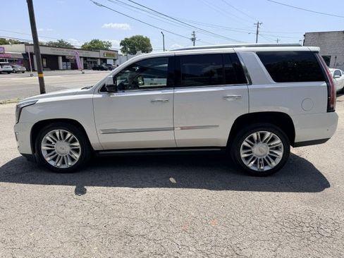 Used 2019 Cadillac Escalade Platinum AWD/4WD image 8