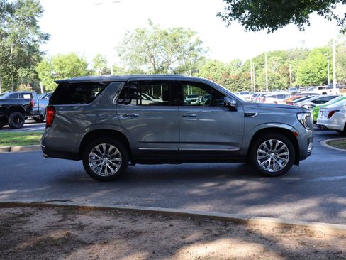 Used 2022 GMC Yukon Denali AWD/4WD image 10