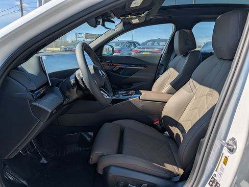 New 2026 BMW 540i xDrive w/ Executive Package AWD/4WD image 5