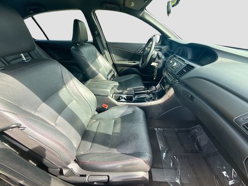 Used 2017 Honda Accord Sport Special Edition image 30