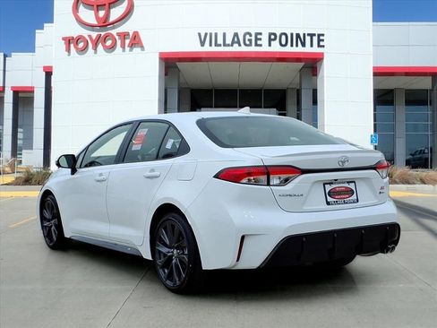 Certified 2026 Toyota Corolla SE image 3