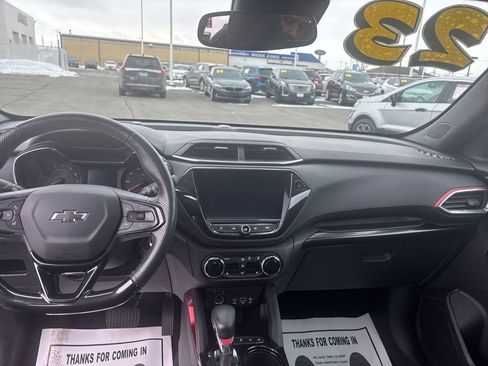 Used 2023 Chevrolet TrailBlazer RS w/ Sun and Liftgate Package image 17