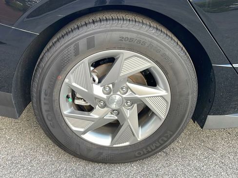 Certified 2025 Hyundai Sonata SE image 30