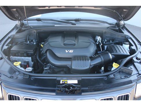 Used 2015 Jeep Grand Cherokee Limited w/ Luxury Group II AWD/4WD image 38