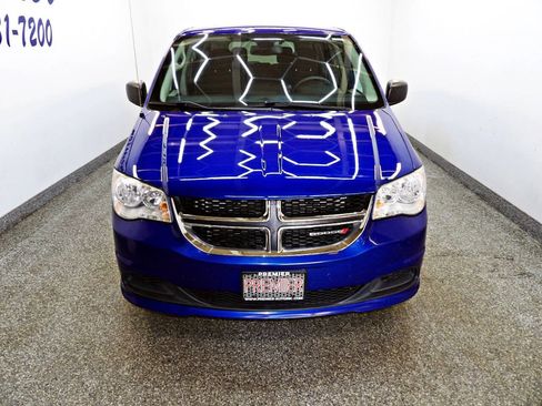 Used 2018 Dodge Grand Caravan SE w/ UConnect Hands-Free Group FWD image 2