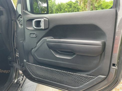 Used 2020 Jeep Gladiator Sport w/ Quick Order Package 24S image 28