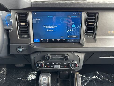 Used 2025 Ford Bronco Badlands AWD/4WD image 13