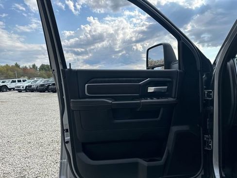 Used 2024 RAM 2500 Big Horn w/ Night Edition AWD/4WD image 23