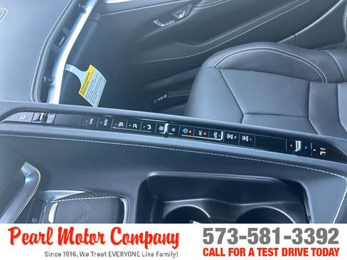 Used 2025 Chevrolet Corvette Z06 RWD image 19