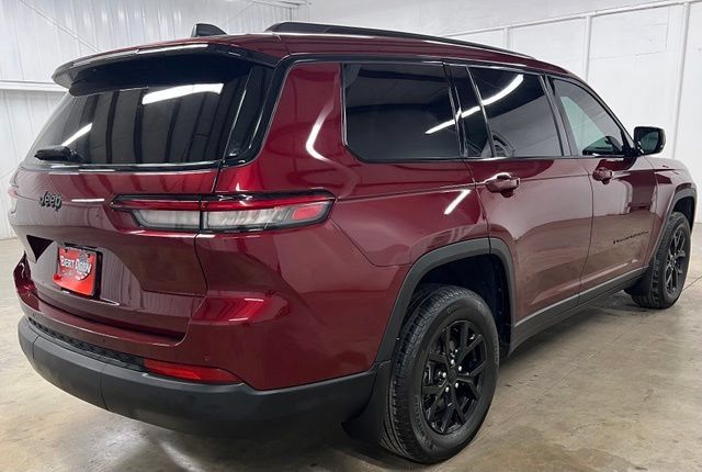 Used 2025 Jeep Grand Cherokee L Altitude RWD image 6