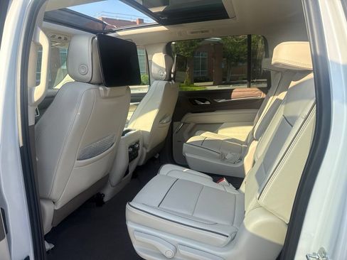 Used 2024 GMC Yukon XL Denali w/ Denali Reserve Package AWD/4WD image 30