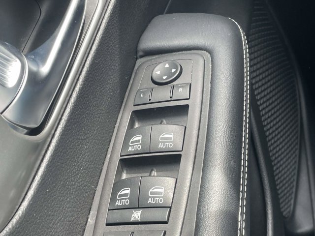 Used 2025 Chrysler Pacifica Select FWD image 26