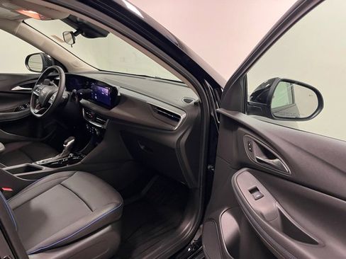 Used 2025 Buick Encore GX Sport Touring w/ Advanced Technology Package image 20