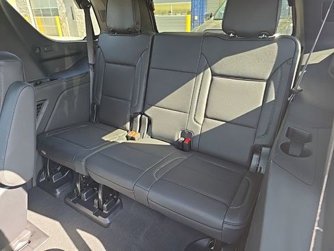 Used 2025 GMC Yukon Denali w/ Denali Reserve Package AWD/4WD image 23