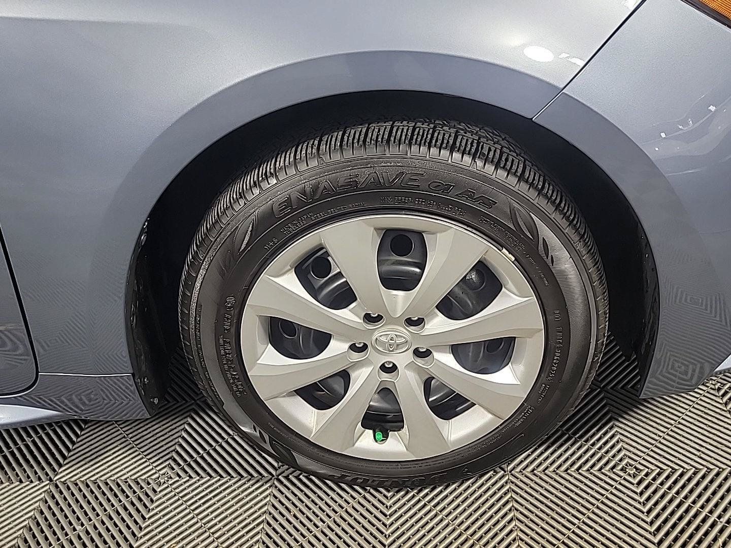 Used 2026 Toyota Corolla LE FWD image 3