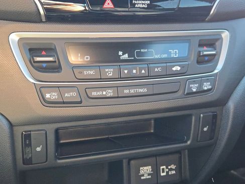 Used 2022 Honda Passport TrailSport image 32