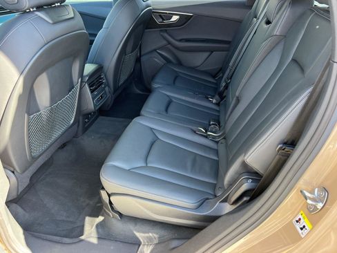 Certified 2025 Audi Q7 3.0T Premium w/ Convenience Package image 21