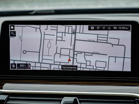 Used 2021 BMW 530i 530i w/ Premium Package image 12