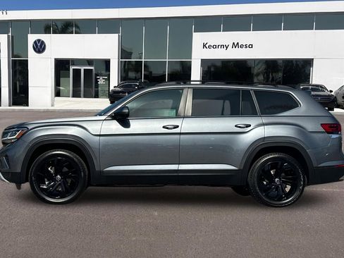 Used 2023 Volkswagen Atlas SE w/ Black Wheel Package FWD image 7