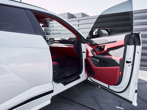 Used 2024 Lamborghini Urus S image 23