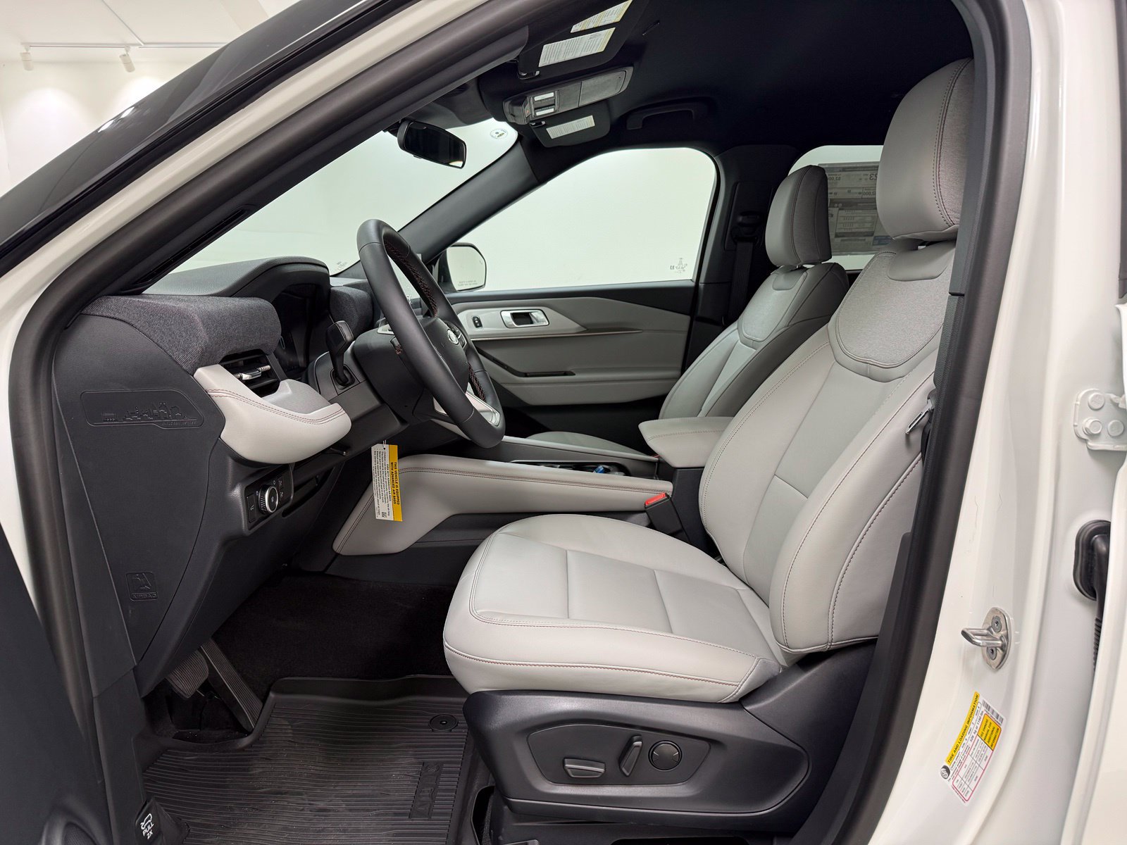 New 2027 Ford Explorer Active w/ Active Comfort Package RWD image 13