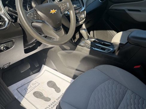 Used 2019 Chevrolet Equinox LT image 12