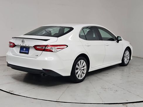 Used 2018 Toyota Camry LE FWD image 6