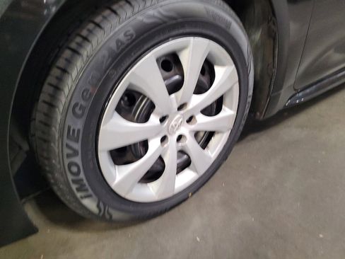 Used 2022 Toyota Corolla LE FWD image 31