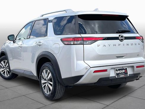 Used 2025 Nissan Pathfinder SL image 12