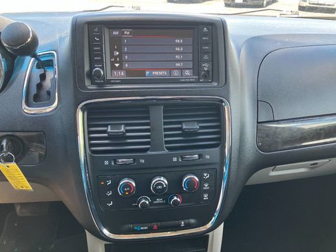 Used 2017 Dodge Grand Caravan SE w/ Power Window Group FWD image 15