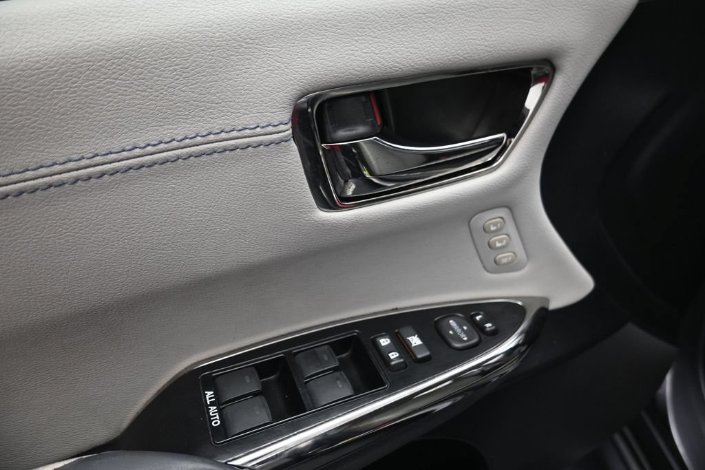 Used 2014 Toyota Avalon Limited w/ Technology Package FWD image 6