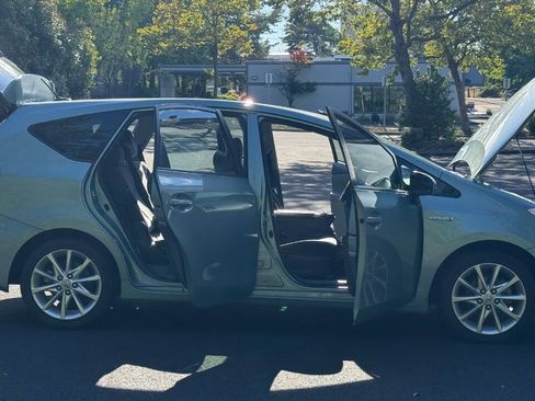 Used 2014 Toyota Prius V Three FWD image 7