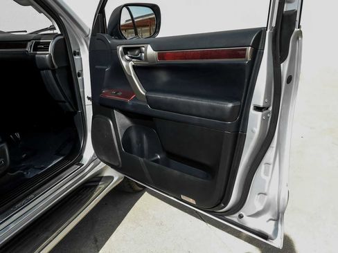 Used 2017 Lexus GX 460 Premium image 46