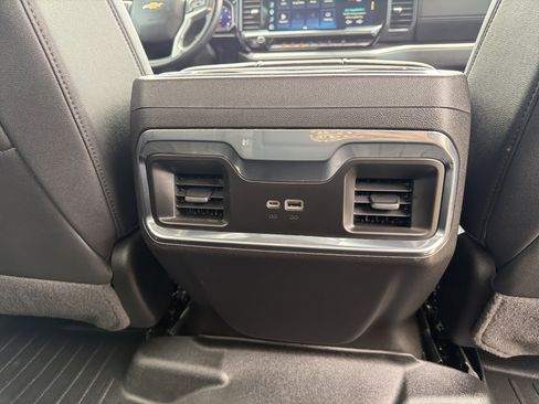 Used 2024 Chevrolet Silverado 1500 LTZ AWD/4WD image 10