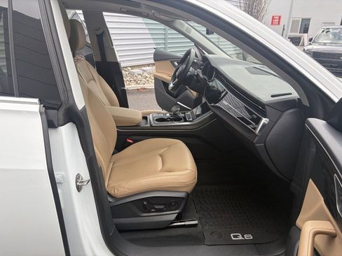 Used 2022 Audi Q8 Premium Plus image 14