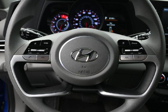 Used 2023 Hyundai Elantra SEL FWD image 16