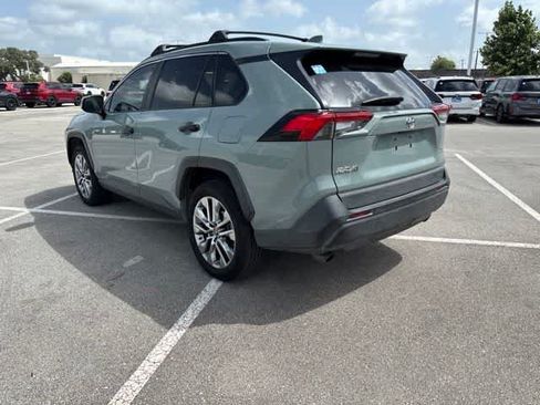 Used 2019 Toyota RAV4 XLE Premium FWD image 3