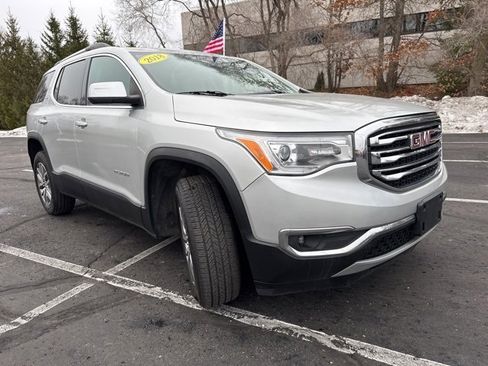Used 2018 GMC Acadia SLE image 3