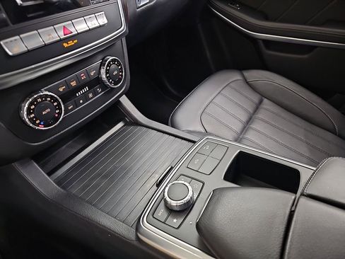 Used 2014 Mercedes-Benz GL 450 4MATIC image 26