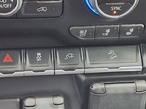 Used 2022 Chevrolet Silverado 2500 LTZ w/ LTZ Plus Package image 21