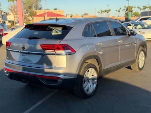 Used 2023 Volkswagen Atlas Cross Sport SE image 3
