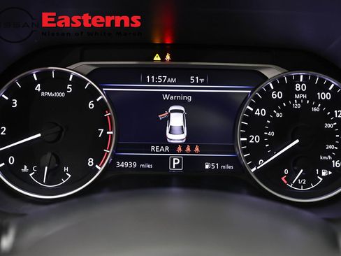 Used 2024 Nissan Sentra SR w/ SR Premium Package FWD image 19