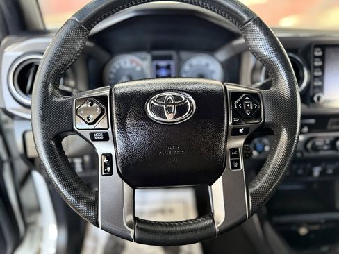 Used 2021 Toyota Tacoma TRD Off-Road image 25