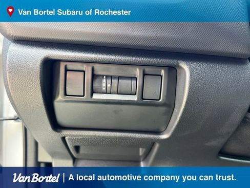 Used 2025 Subaru Forester Premium AWD/4WD image 16