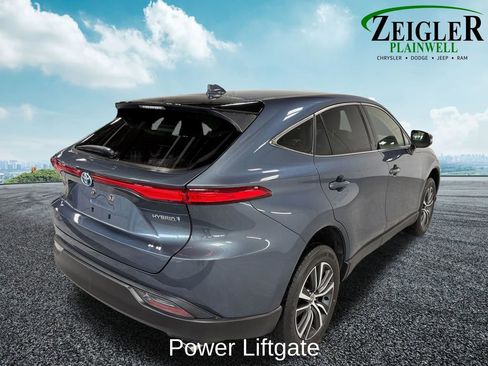 Used 2022 Toyota Venza LE image 7